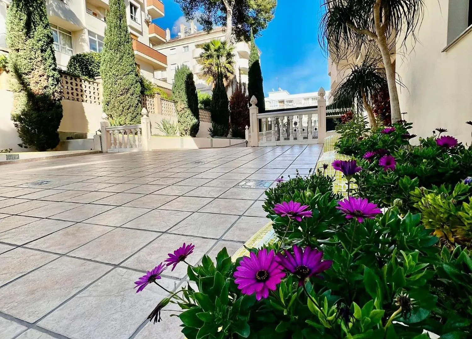 2 Bedroom Apartment In Puerto Marina Benalmádena