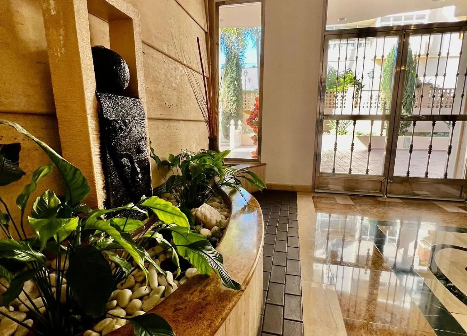 2 Bedroom Apartment In Puerto Marina Benalmádena