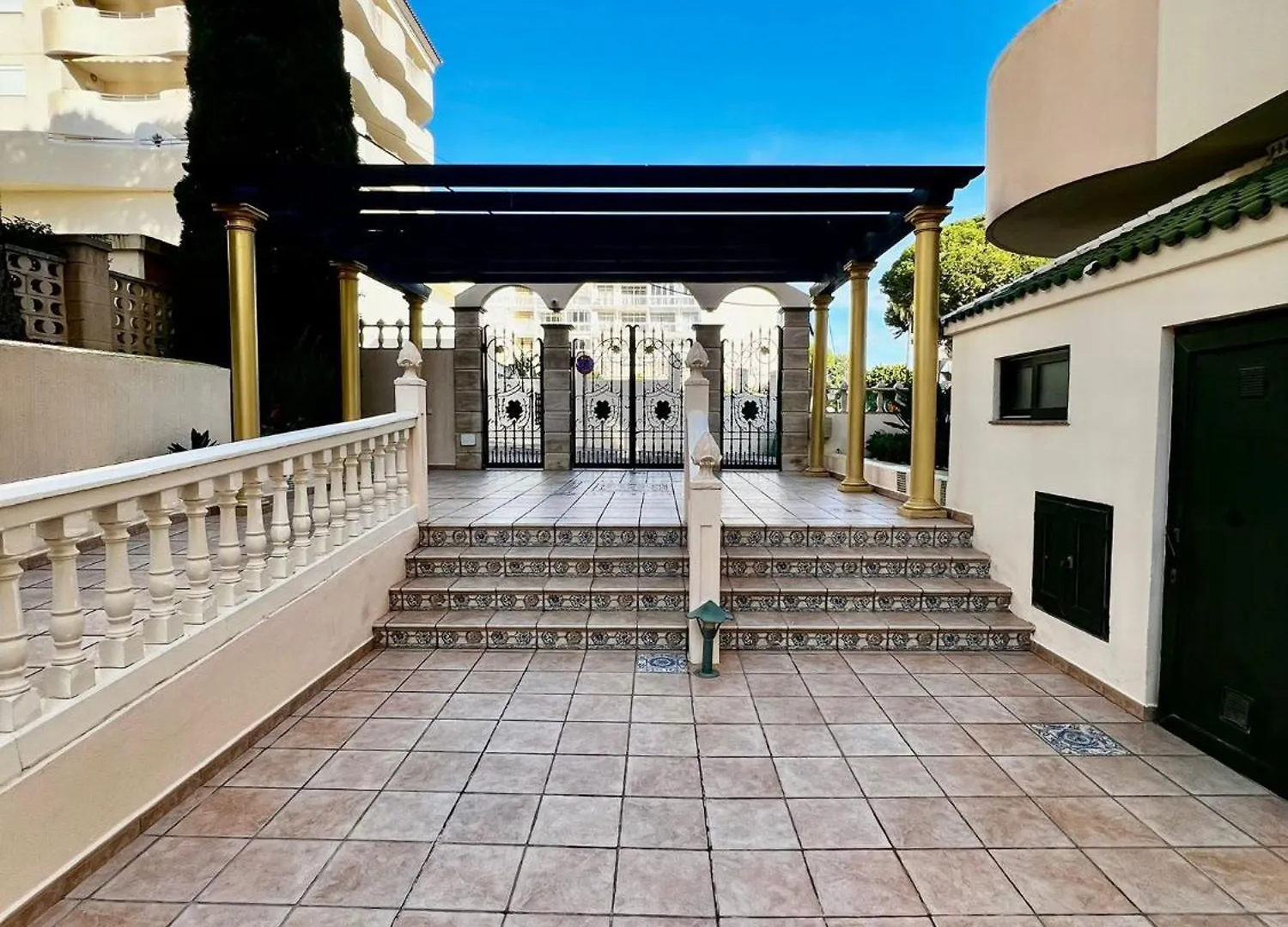 2 Bedroom Apartment In Puerto Marina Benalmadena